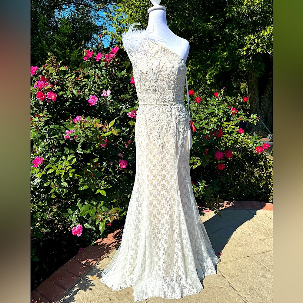✨NWT MAC DUGGAL 11317✨ Ivory Lace Beaded Evening - Formal - Bridal Gown size 4